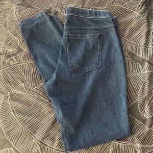 Hue brand medium wash denim jeggings size M